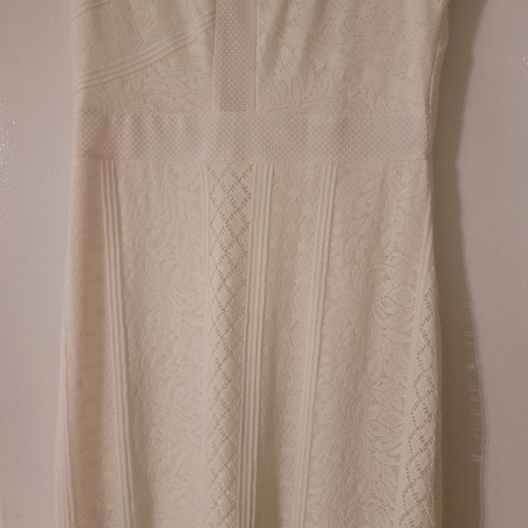 BCBGMAXAZRIA Women's Sleeveless Lace Sheath Dress - Picture 15 of 16